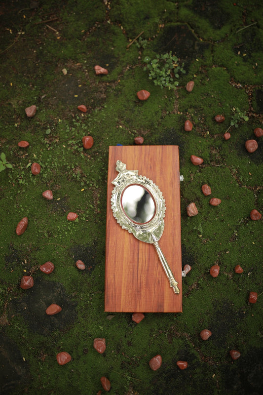 Aranmula Kannadi valkannadi – handcrafted metal mirror, The Bronze Store Kochi